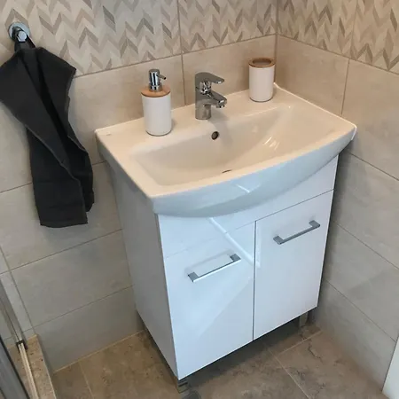 Beautiful Newly Refurbished Studio,fully Equipped Walking Distance To The Park Where Will Find The World Famous Szechenyi Thermal Bath Spa, Museums , And The Capital Circus , Ac, Smart Tv, High Speed Internet Διαμέρισμα