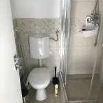 Beautiful Newly Refurbished Studio,fully Equipped Walking Distance To The Park Where Will Find The World Famous Szechenyi Thermal Bath Spa, Museums , And The Capital Circus , Ac, Smart Tv, High Speed Internet