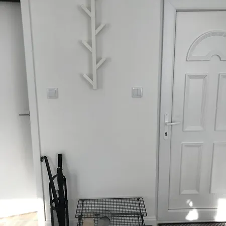 Apartament Beautiful Newly Refurbished Studio,fully Equipped Walking Distance To The Park Where Will Find The World Famous Szechenyi Thermal Bath Spa, Museums , And The Capital Circus , Ac, Smart Tv, High Speed Internet