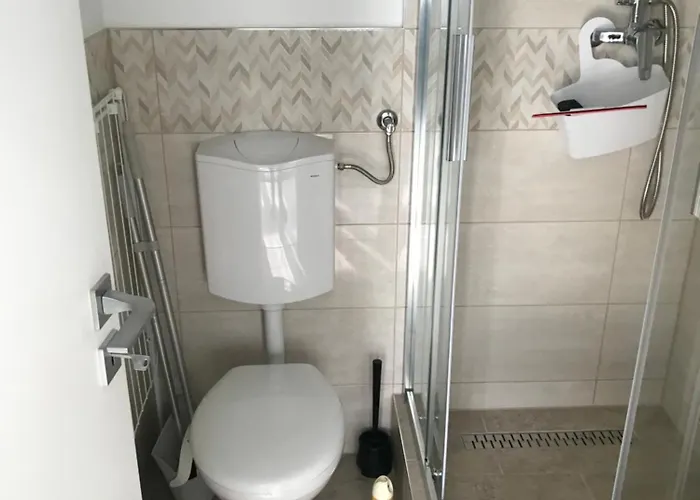 Beautiful Newly Refurbished Studio,fully Equipped Walking Distance To The Park Where Will Find The World Famous Szechenyi Thermal Bath Spa, Museums , And The Capital Circus , Ac, Smart Tv, High Speed Internet