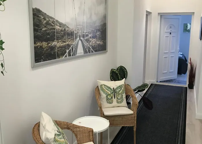 Beautiful Newly Refurbished Studio,fully Equipped Walking Distance To The Park Where Will Find The World Famous Szechenyi Thermal Bath Spa, Museums , And The Capital Circus , Ac, Smart Tv, High Speed Internet 公寓
