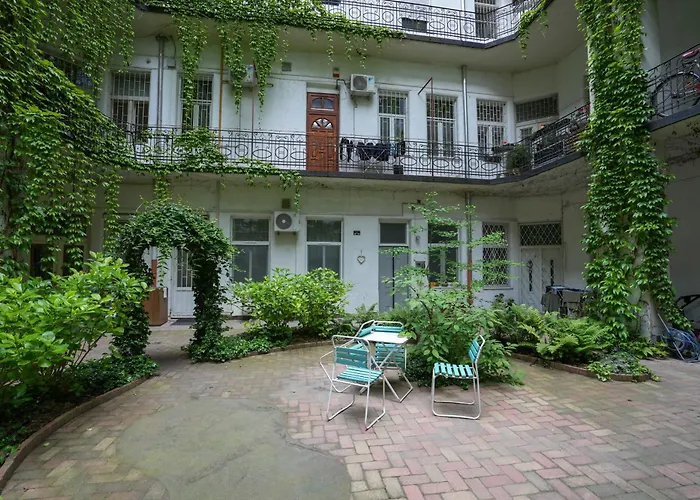 公寓 Beautiful Newly Refurbished Studio,fully Equipped Walking Distance To The Park Where Will Find The World Famous Szechenyi Thermal Bath Spa, Museums , And The Capital Circus , Ac, Smart Tv, High Speed Internet 布达佩斯