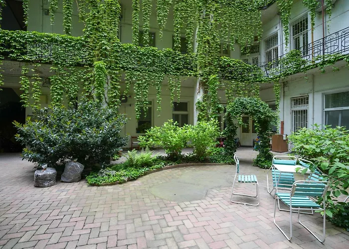 Beautiful Newly Refurbished Studio,fully Equipped Walking Distance To The Park Where Will Find The World Famous Szechenyi Thermal Bath Spa, Museums , And The Capital Circus , Ac, Smart Tv, High Speed Internet 公寓