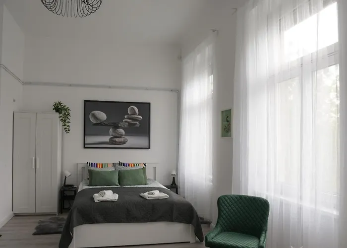 公寓 Beautiful Newly Refurbished Studio,fully Equipped Walking Distance To The Park Where Will Find The World Famous Szechenyi Thermal Bath Spa, Museums , And The Capital Circus , Ac, Smart Tv, High Speed Internet